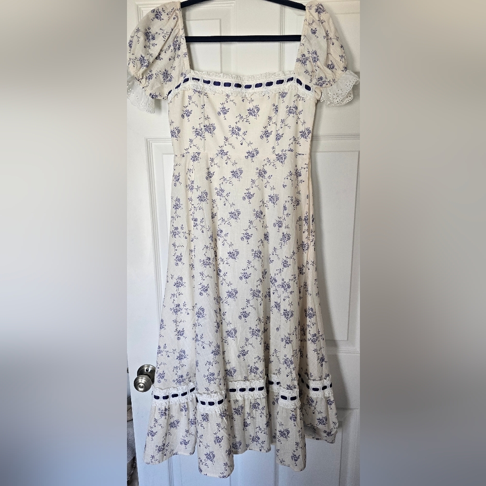 Floral Lace-Up Puff Sleeve Midi Dress in Cream and Blue - Picture 8 of 11